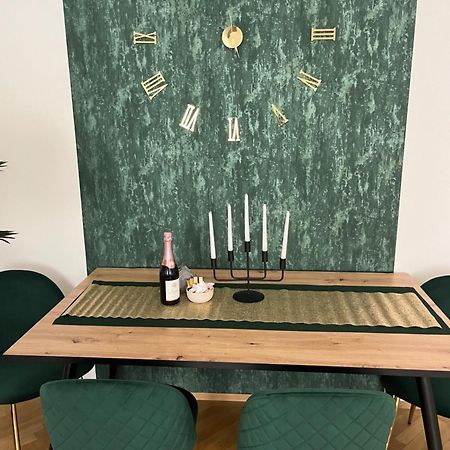 Anna Luxury Apartment Wina Bagian luar foto